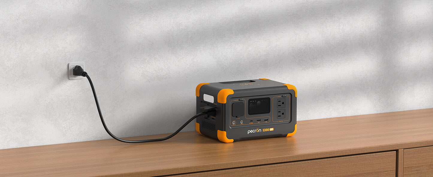 Pecron E300LFP portable power plant with 100 W portable solar panel (included) Pure sine wave 288 Wh 600 W camping solar generator